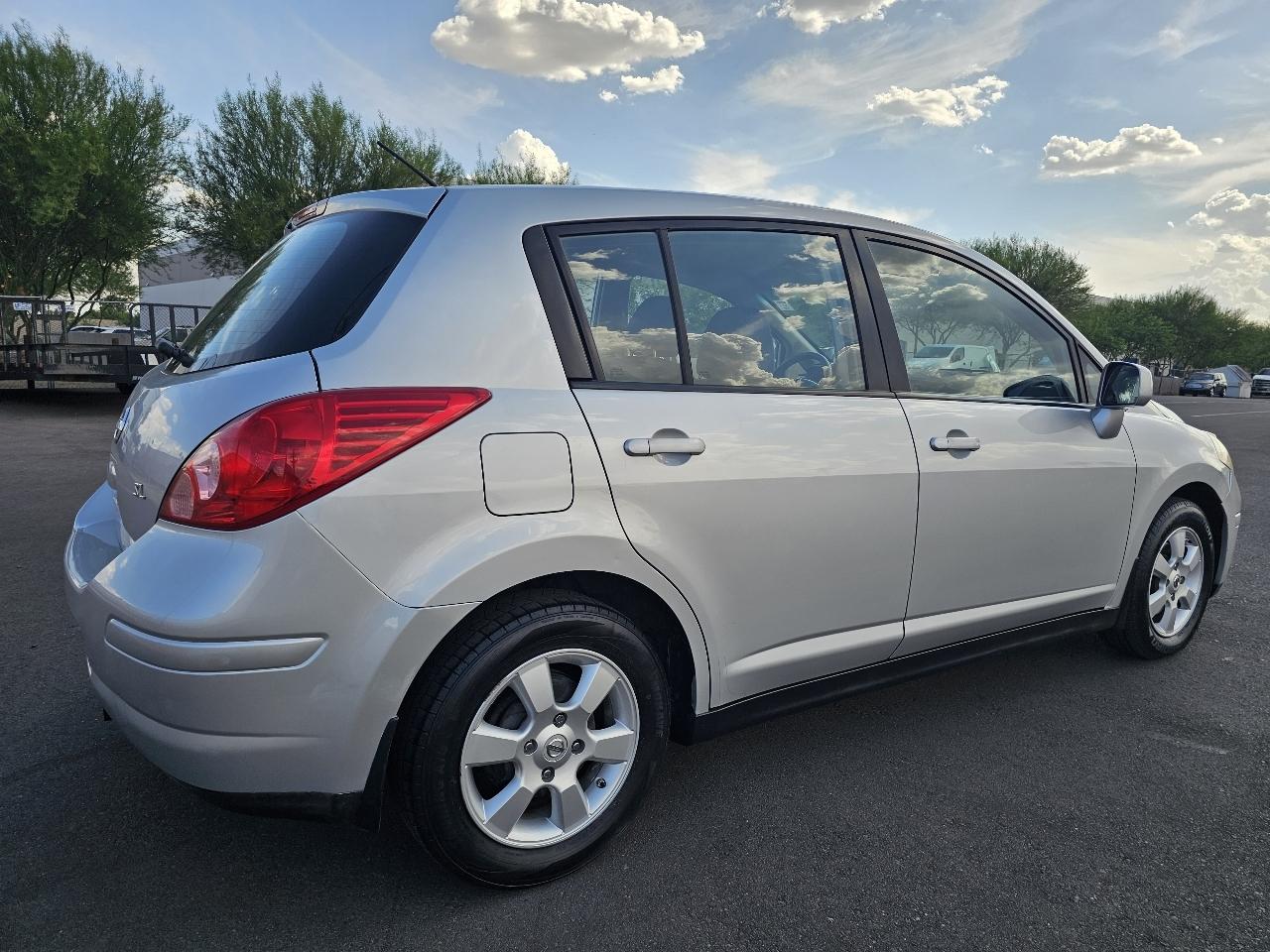 Nissan Versa 1.8 S 2008
