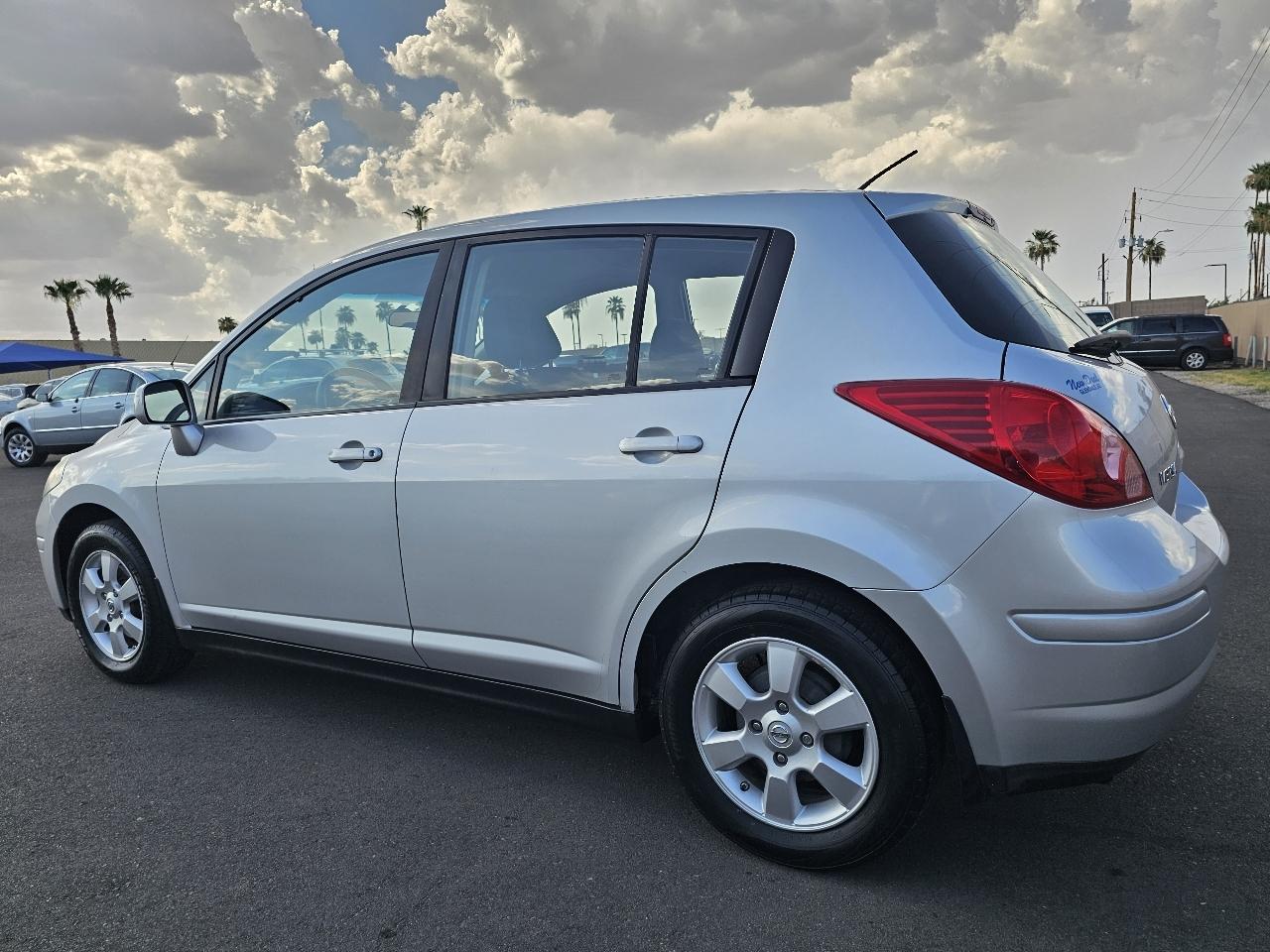 Nissan Versa 1.8 S 2008