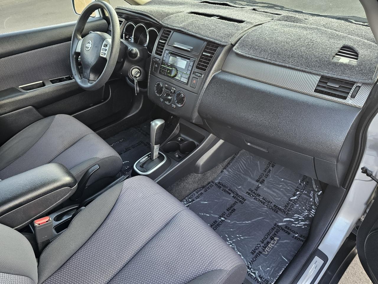 Nissan Versa 1.8 S 2008