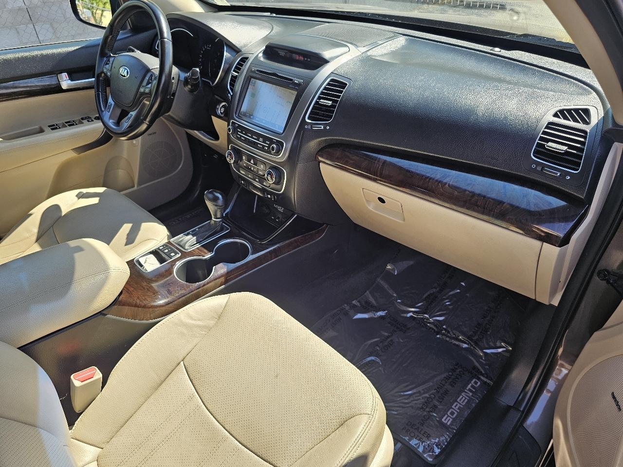 Kia Sorento EX V6 2WD 2014