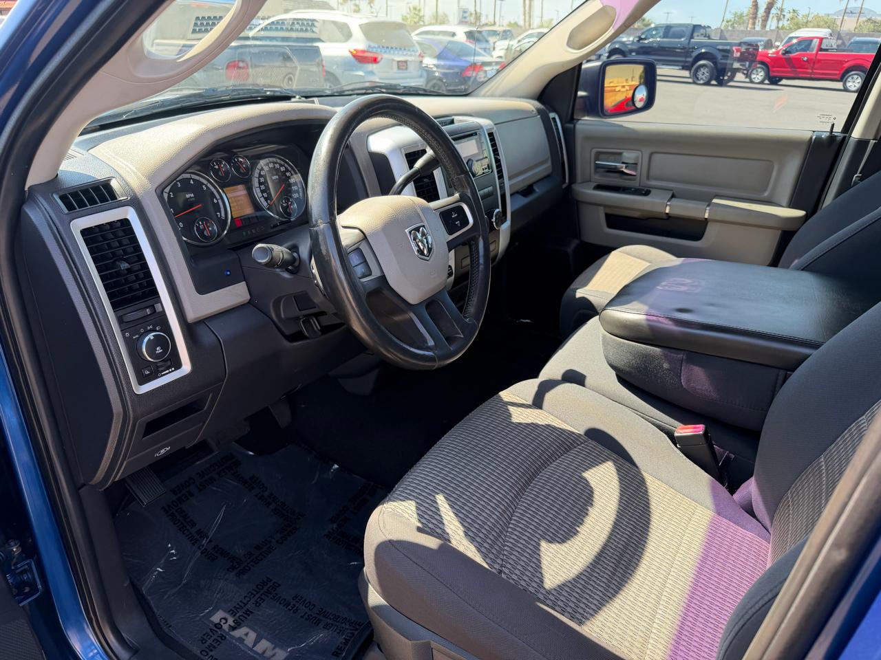 RAM 1500 2WD Crew Cab 140.5" SLT 2010