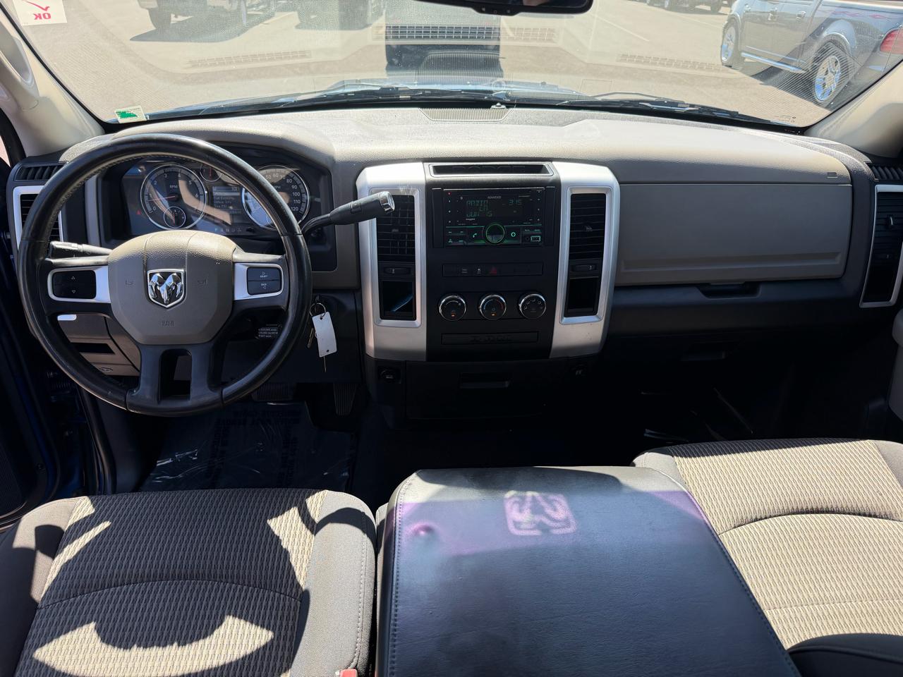 RAM 1500 2WD Crew Cab 140.5" SLT 2010