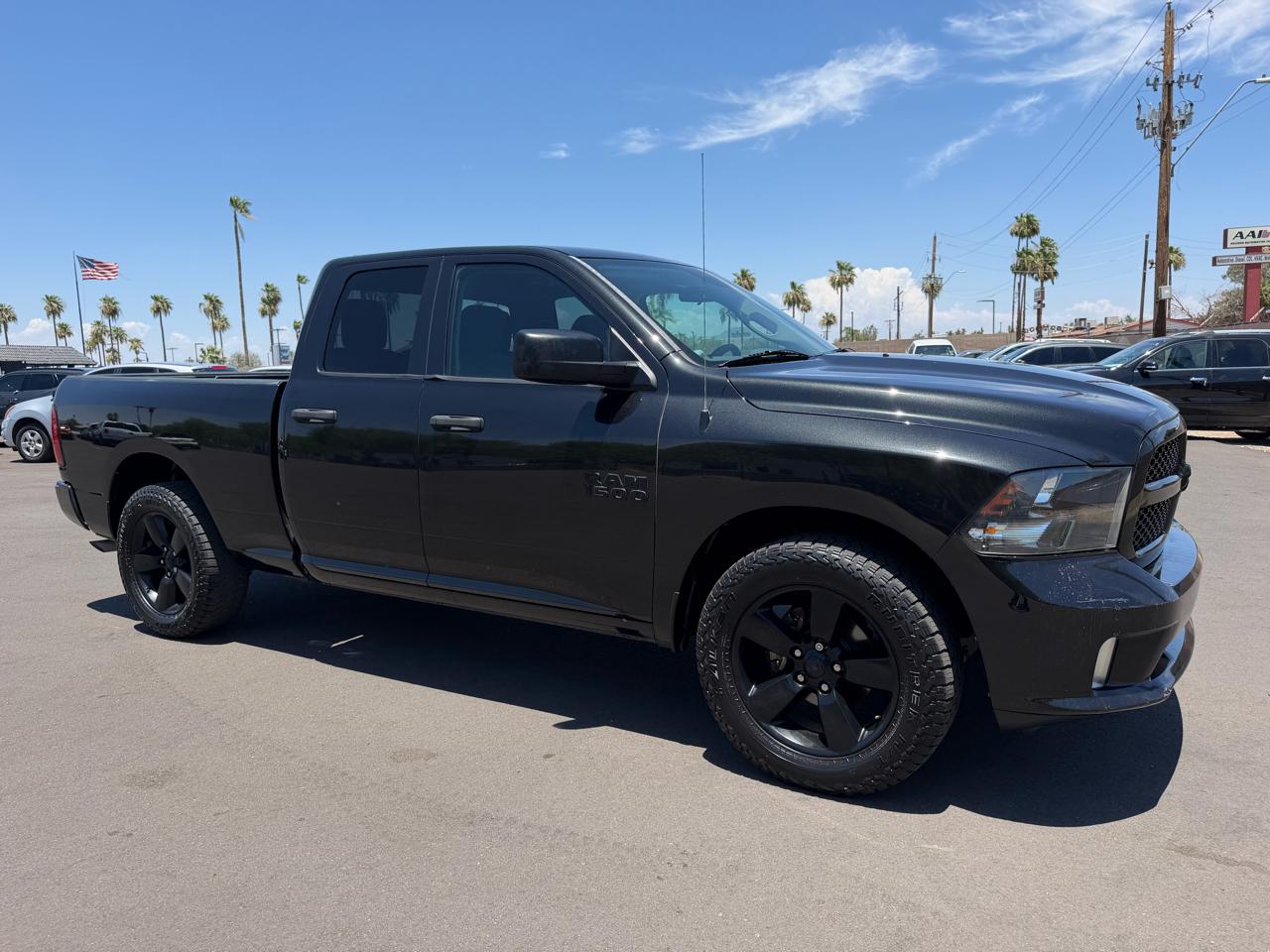 RAM 1500 2WD Crew Cab 140.5" Express 2017
