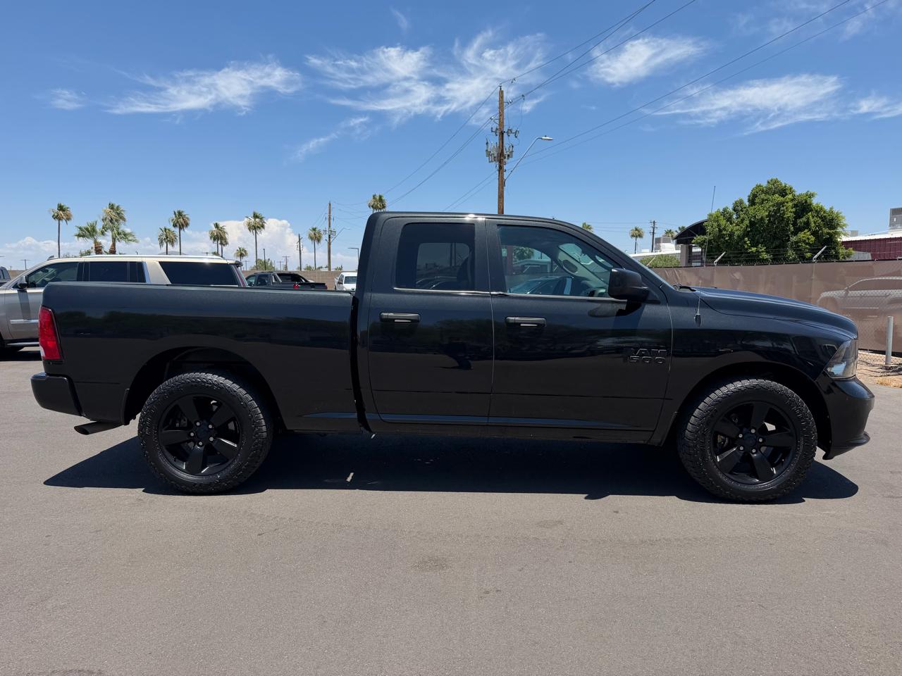 RAM 1500 2WD Crew Cab 140.5" Express 2017