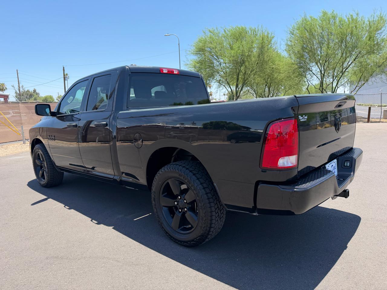 RAM 1500 2WD Crew Cab 140.5" Express 2017
