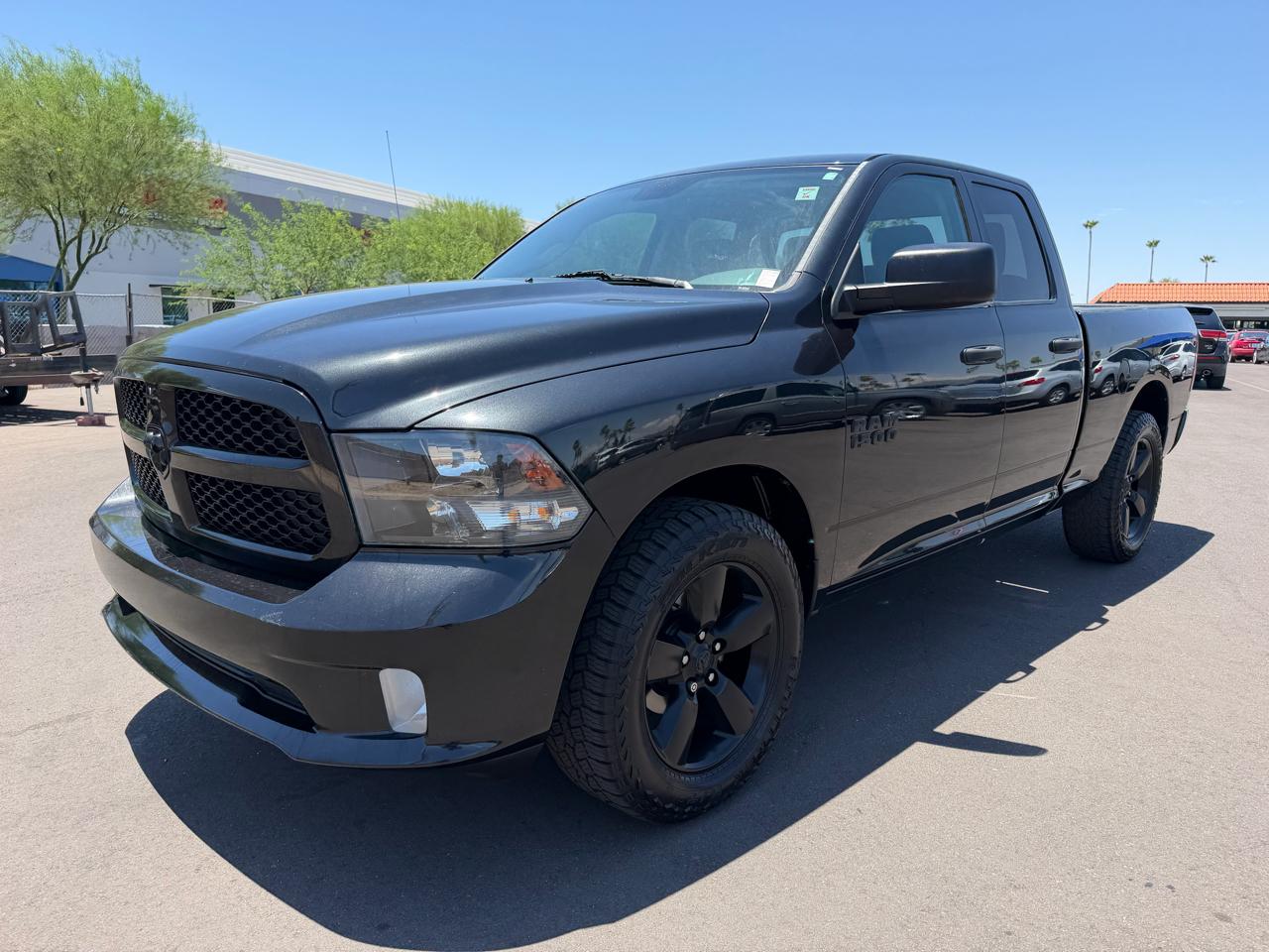 RAM 1500 2WD Crew Cab 140.5" Express 2017
