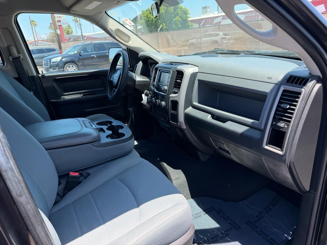 RAM 1500 2WD Crew Cab 140.5" Express 2017