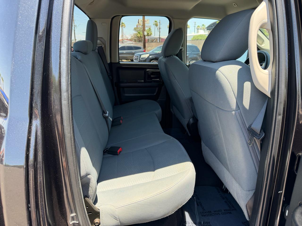 RAM 1500 2WD Crew Cab 140.5" Express 2017