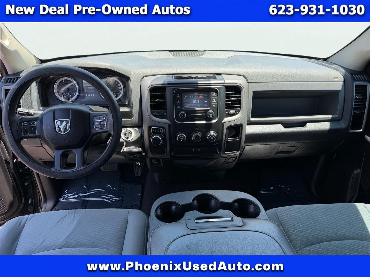 RAM 1500 2WD Crew Cab 140.5" Express 2017