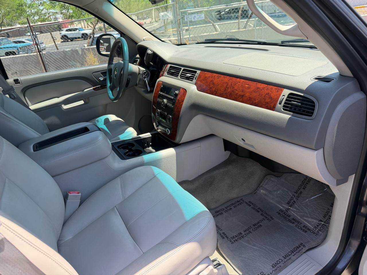 Chevrolet Avalanche LT 2WD 2011