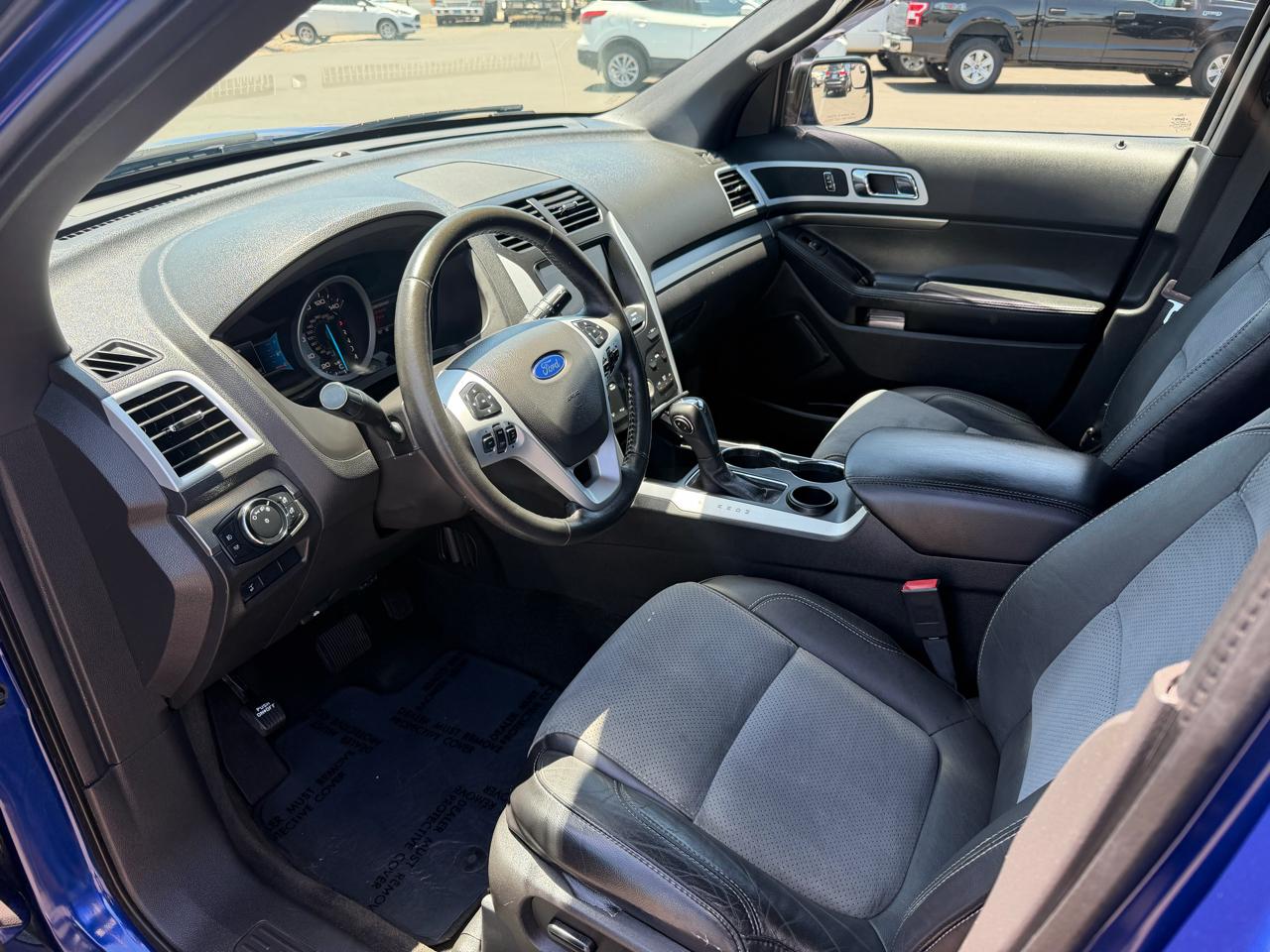 Ford Explorer 4dr 114" WB XLT 2015