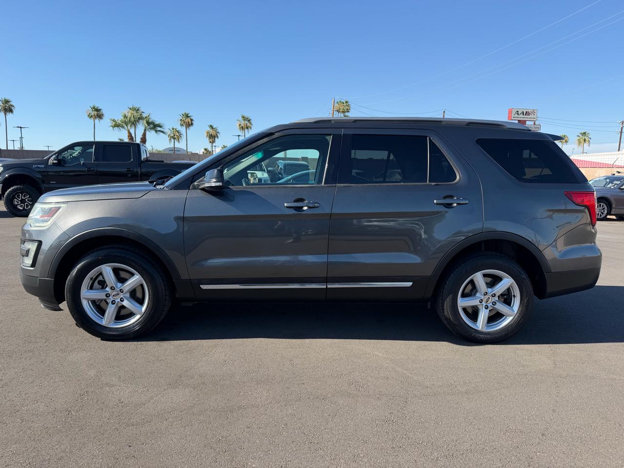 Ford Explorer 4dr XL 4WD 2017
