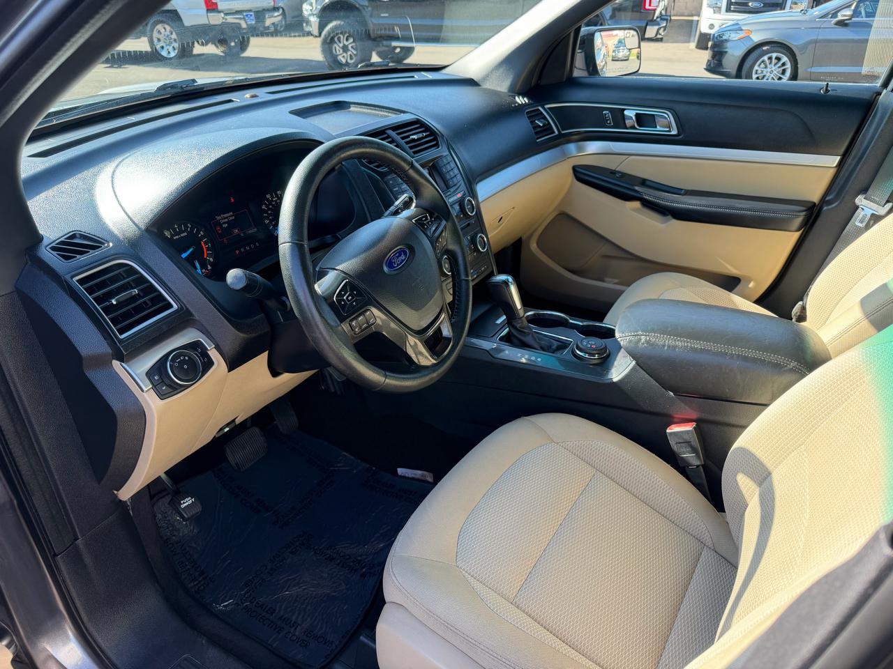 Ford Explorer 4dr XL 4WD 2017