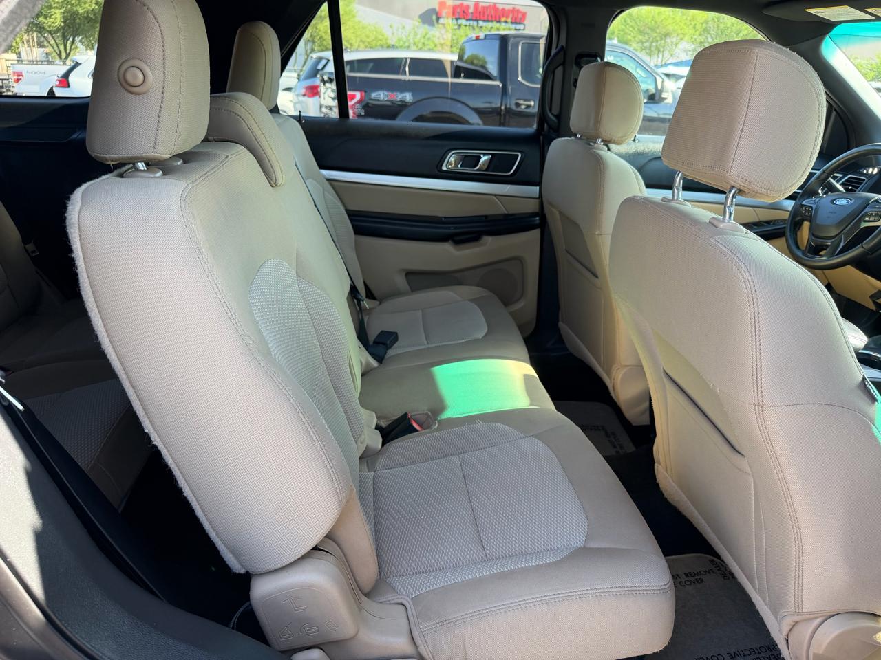 Ford Explorer 4dr XL 4WD 2017