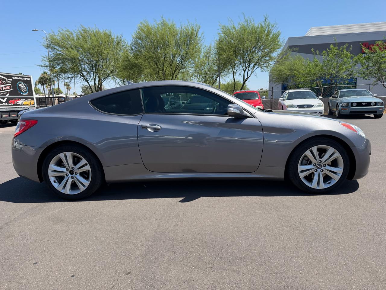 Hyundai Genesis Coupe 3.8 Grand Touring Auto 2011