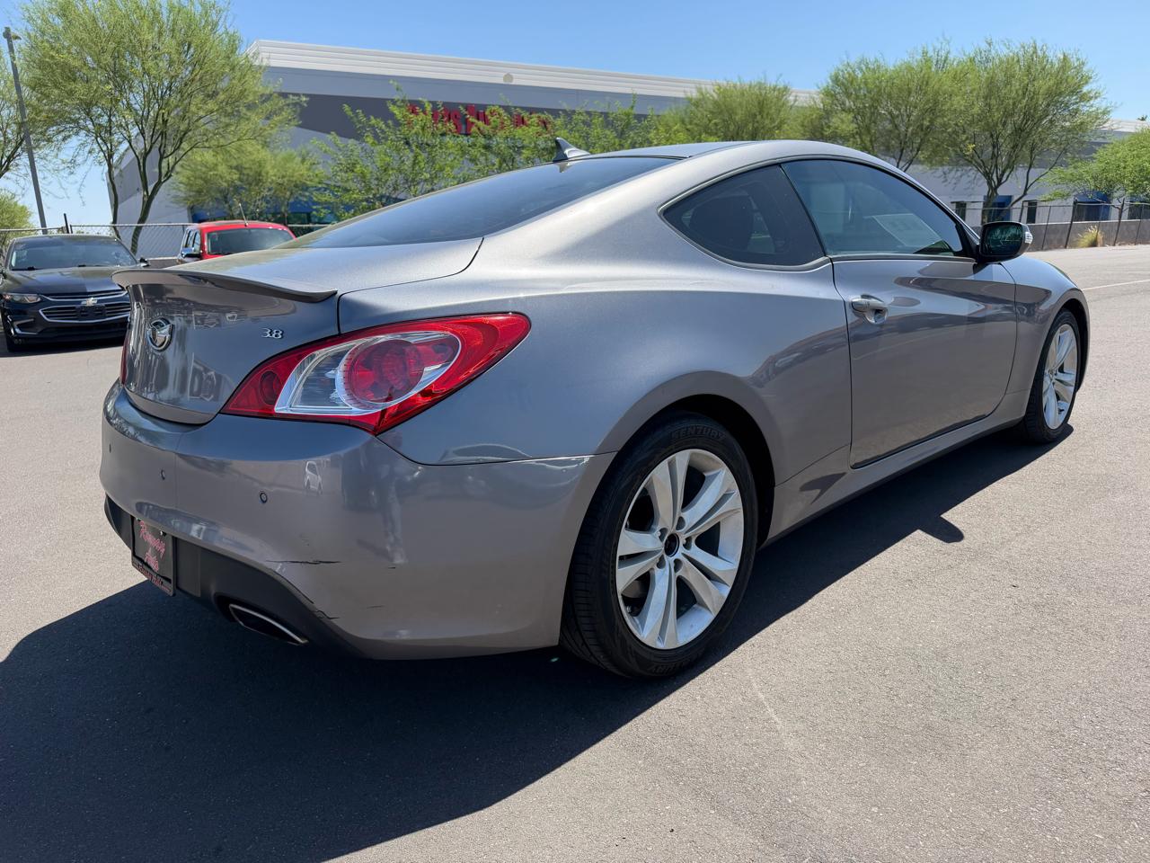 Hyundai Genesis Coupe 3.8 Grand Touring Auto 2011