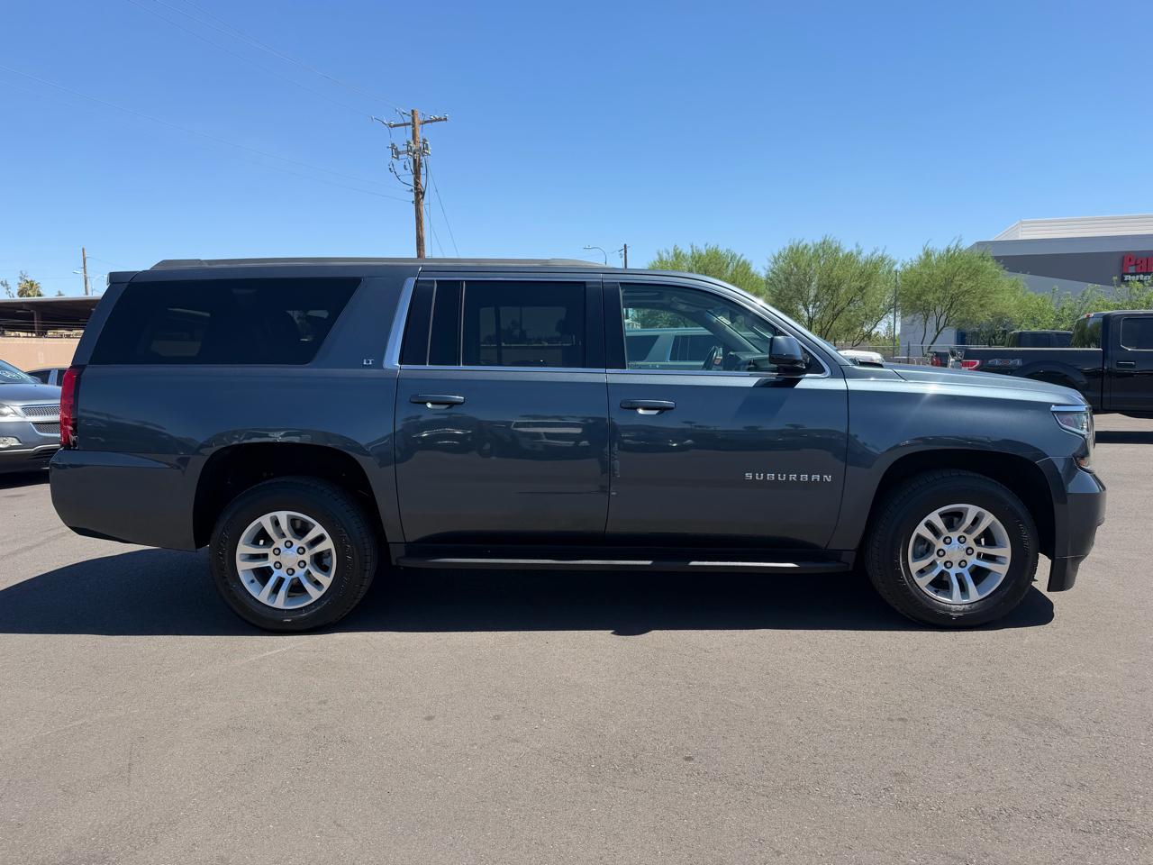 Chevrolet Suburban LT 4WD 2019