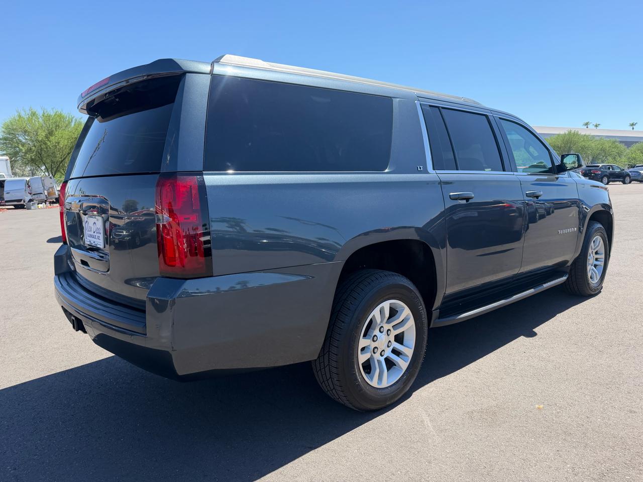 Chevrolet Suburban LT 4WD 2019