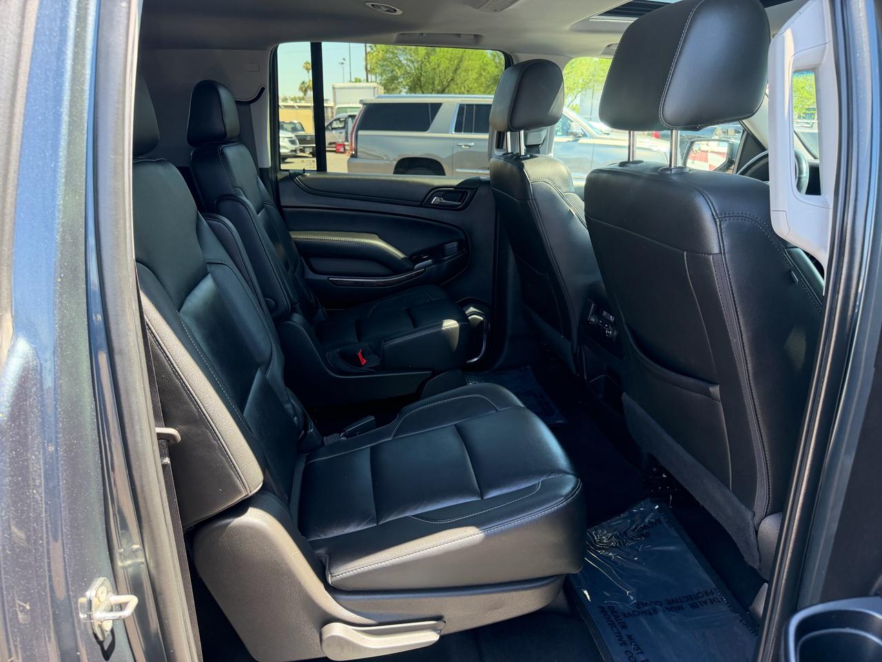 Chevrolet Suburban LT 4WD 2019