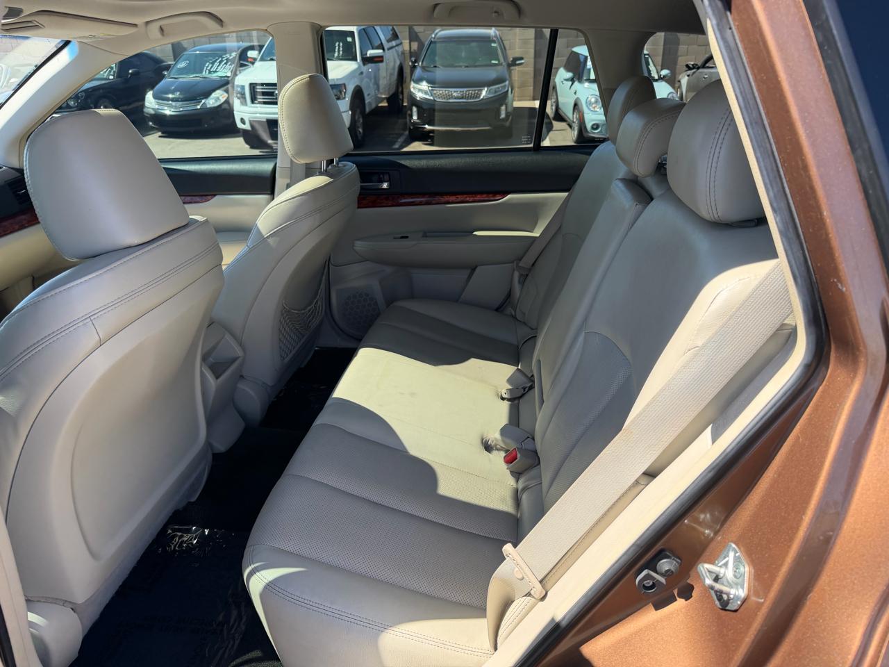 Subaru Outback 2.5i Limited 2011
