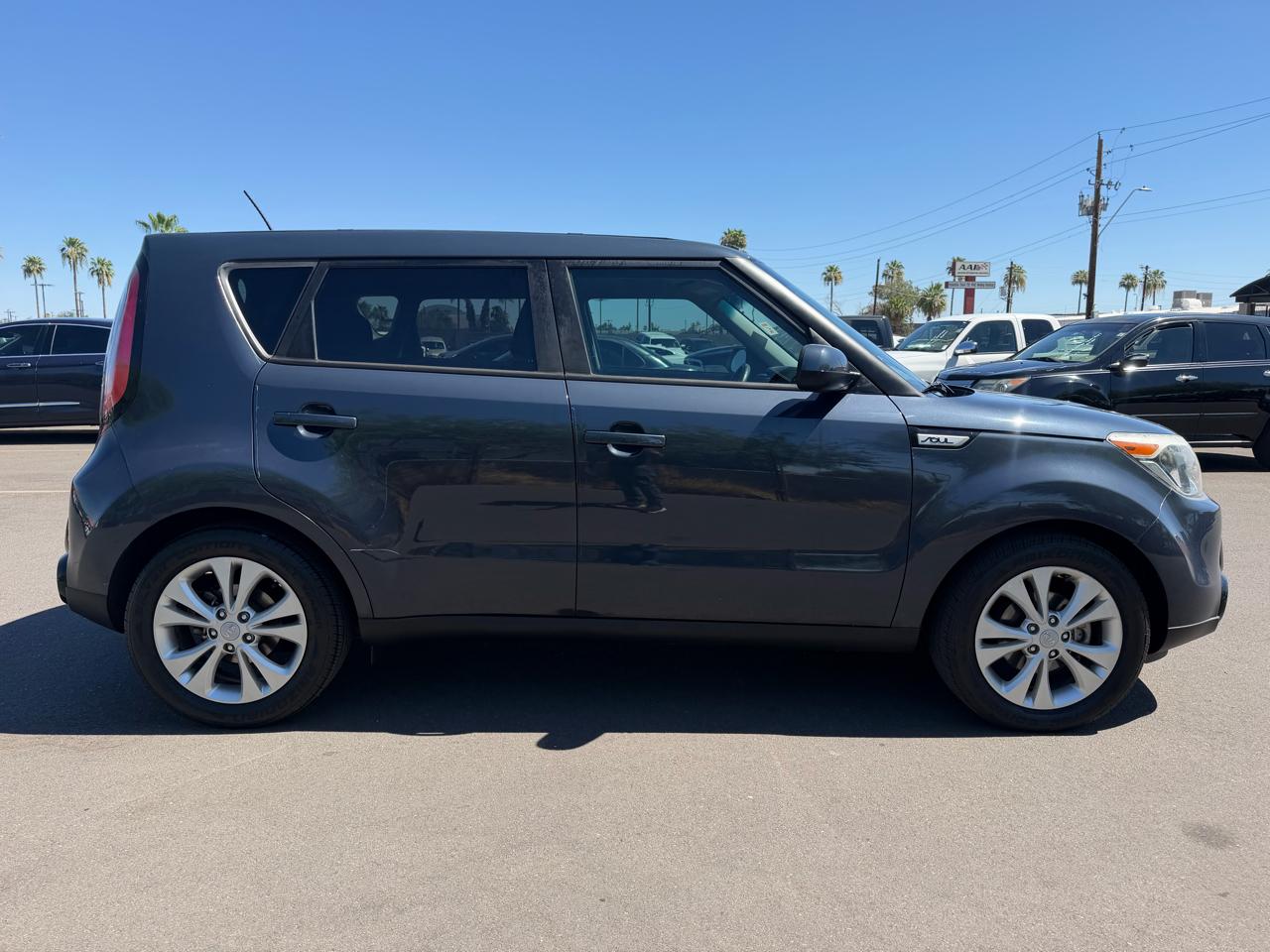 Kia Soul + w/Signature 2.0 Special Edition 2016