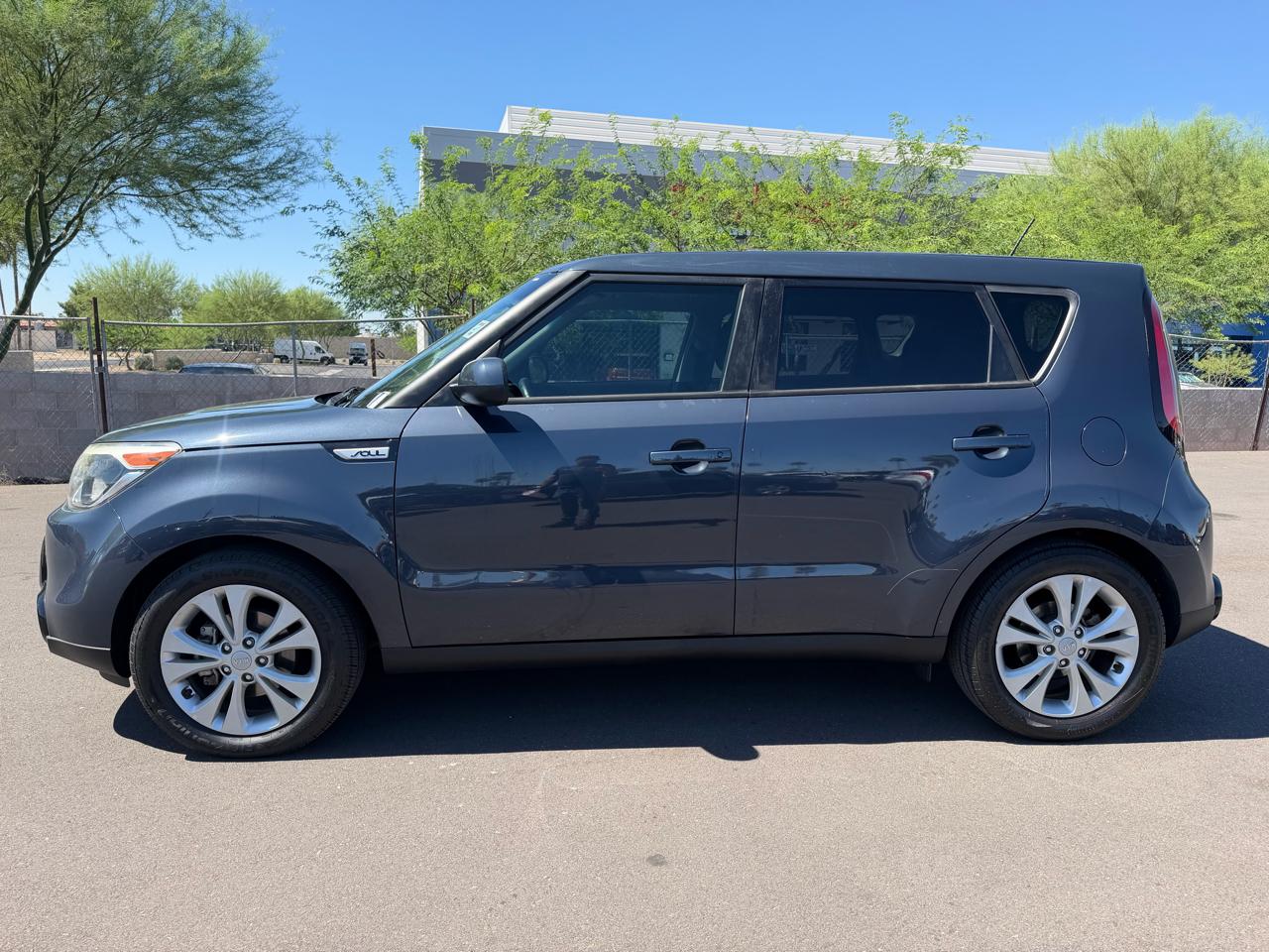 Kia Soul + w/Signature 2.0 Special Edition 2016