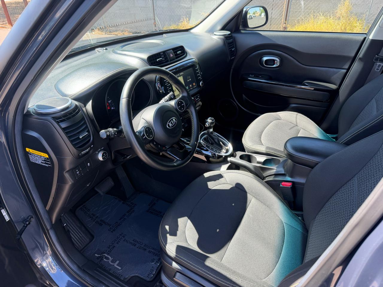 Kia Soul + w/Signature 2.0 Special Edition 2016