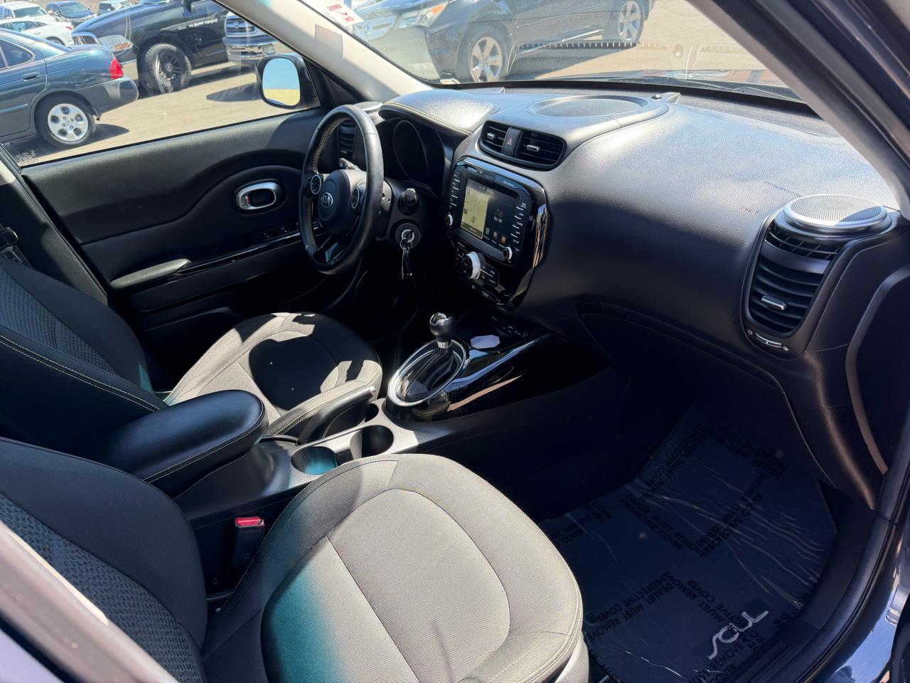 Kia Soul + w/Signature 2.0 Special Edition 2016