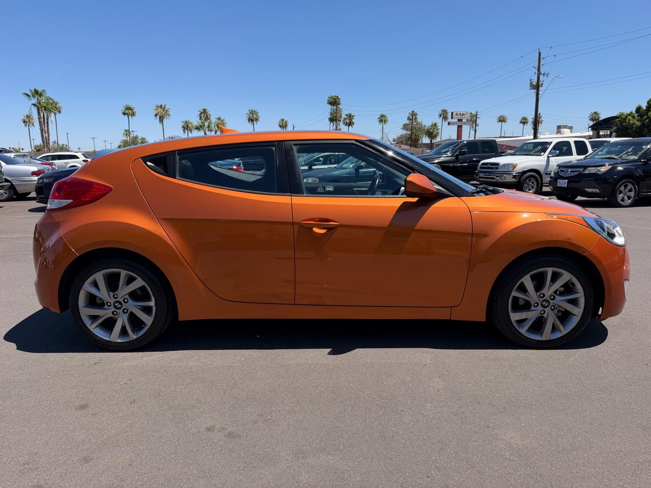 Hyundai Veloster Base 6MT 2017