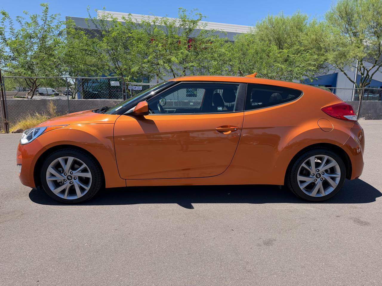 Hyundai Veloster Base 6MT 2017