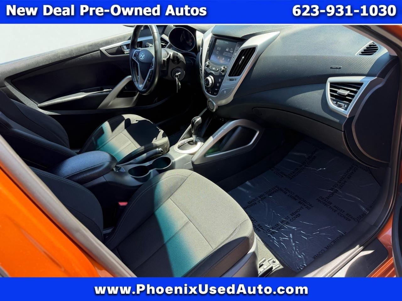 Hyundai Veloster Base 6MT 2017