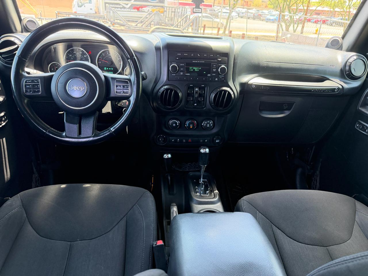 Jeep Wrangler Unlimited Sahara 4WD 2013