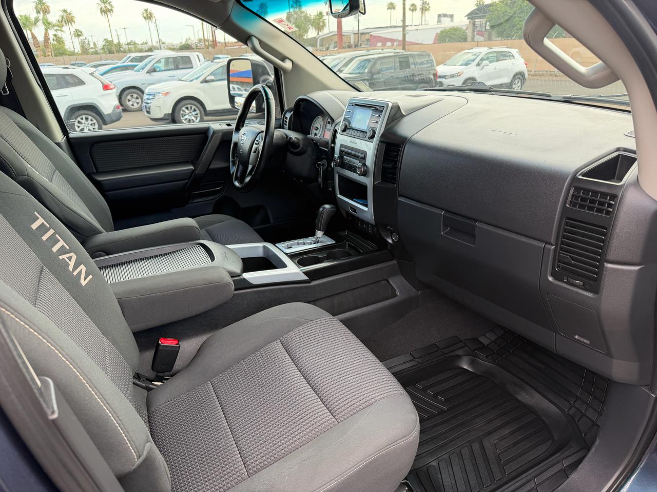 Nissan Titan S Crew Cab 4WD 2013
