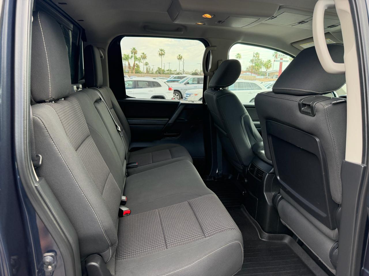 Nissan Titan S Crew Cab 4WD 2013