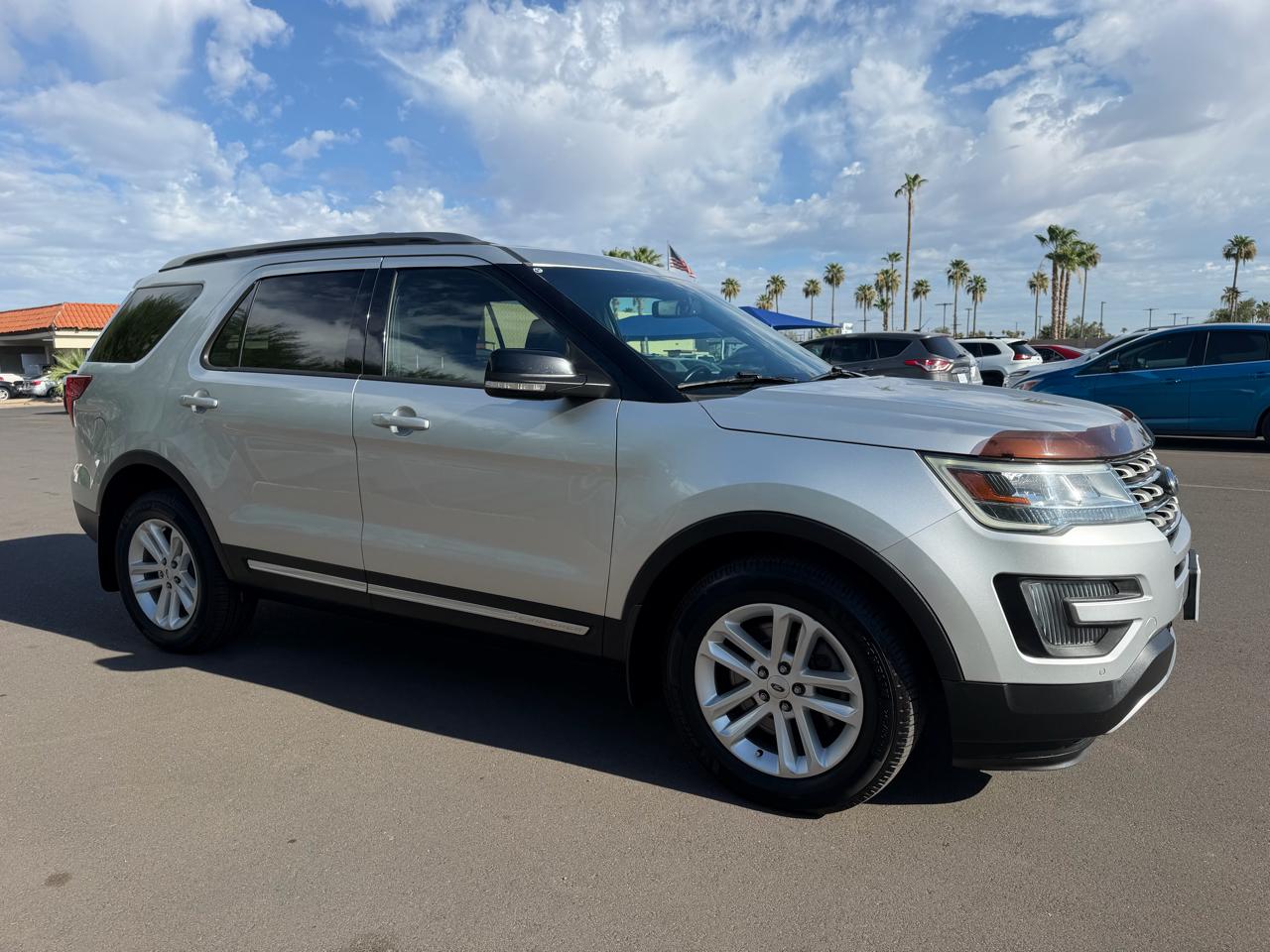 2016 Ford Explorer 4dr XLT