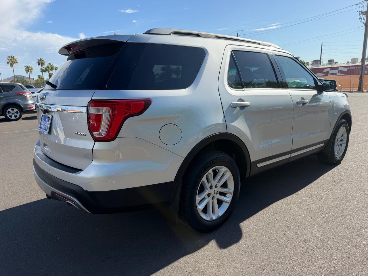 Ford Explorer 4dr XLT 2016