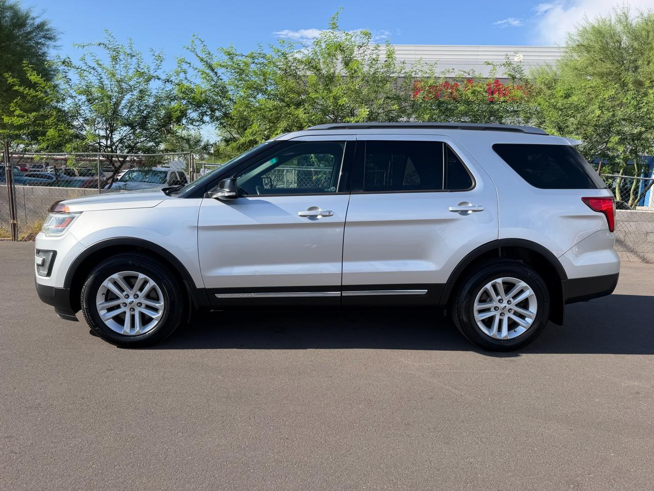 Ford Explorer 4dr XLT 2016