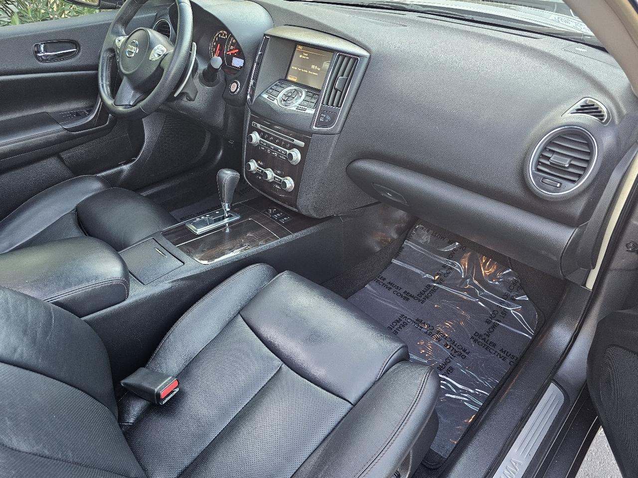 Nissan Maxima SV 2014