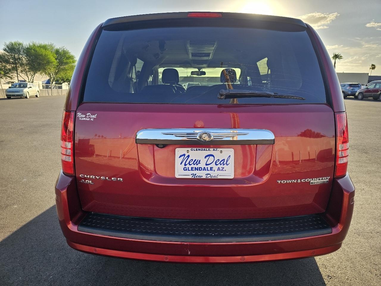 Chrysler Town & Country Touring Plus 2010