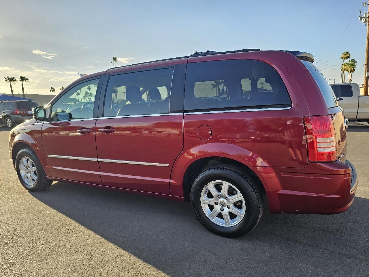 Chrysler Town & Country Touring Plus 2010