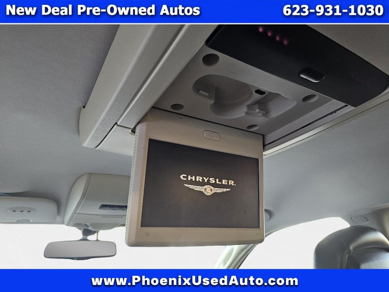 Chrysler Town & Country Touring Plus 2010