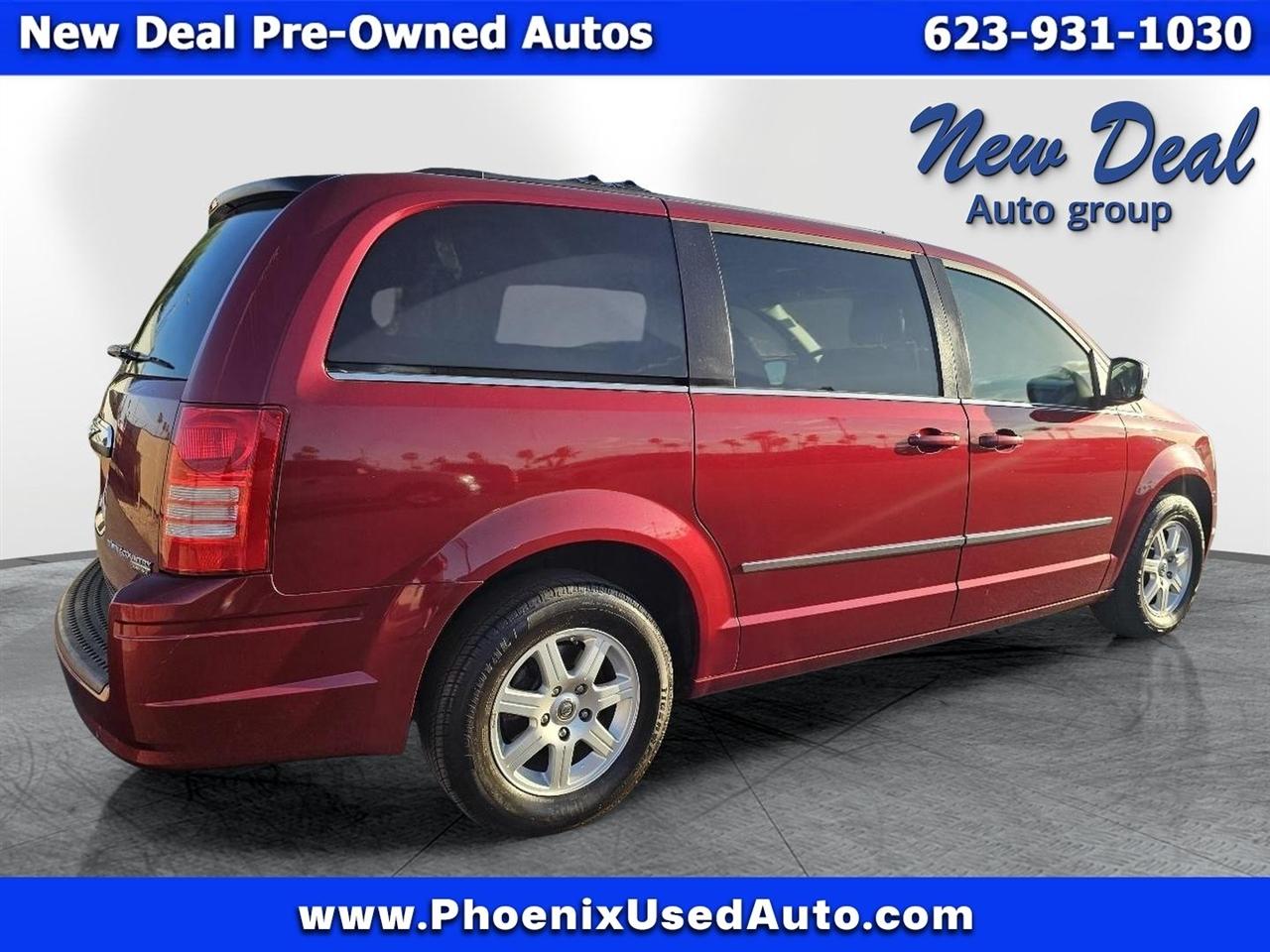 Chrysler Town & Country Touring Plus 2010