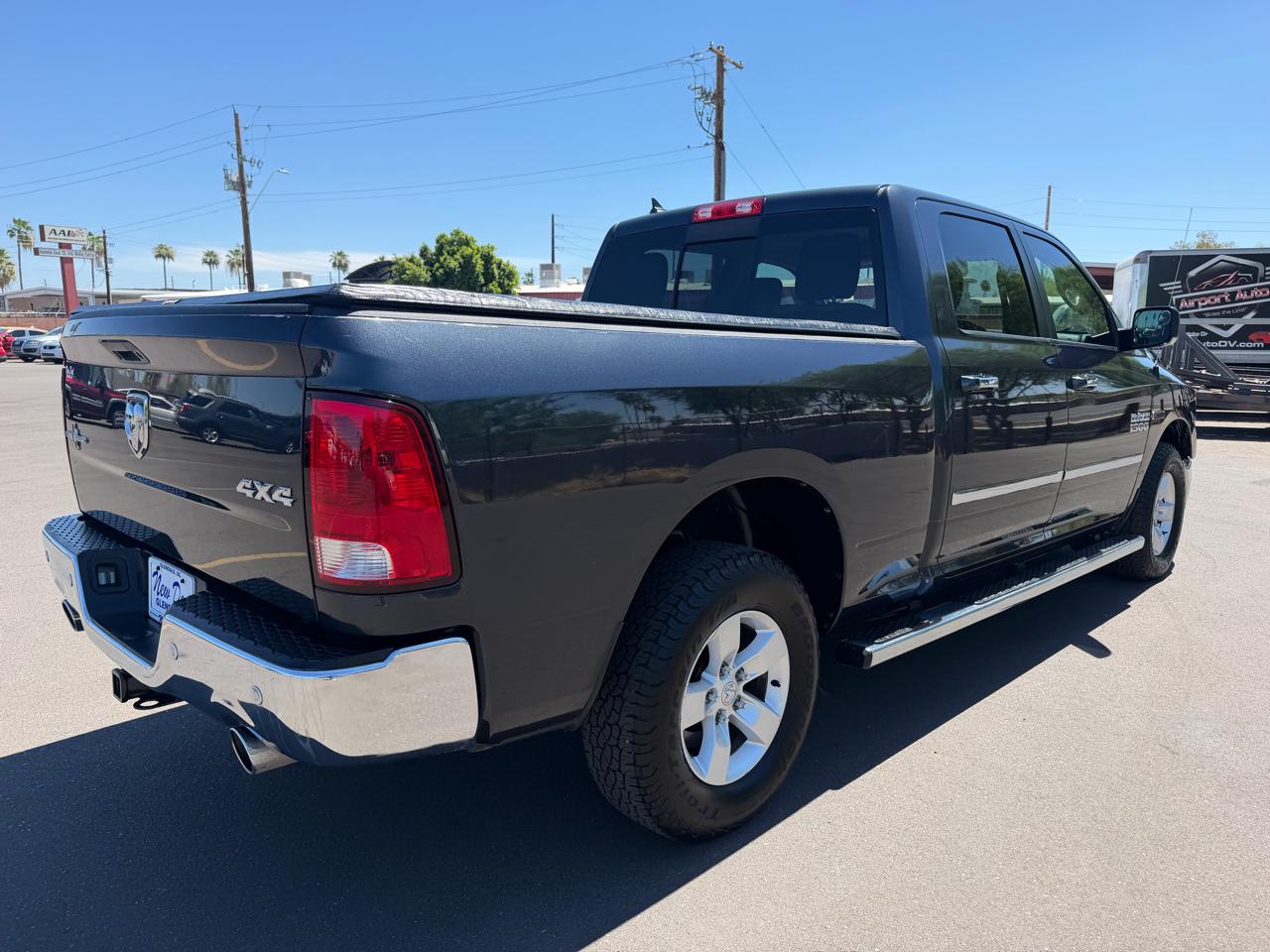 RAM 1500 4WD Crew Cab 149" Lone Star 2015