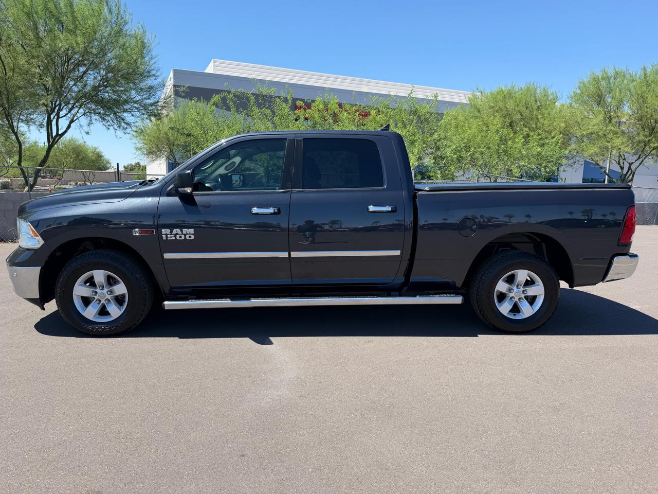 RAM 1500 4WD Crew Cab 149" Lone Star 2015