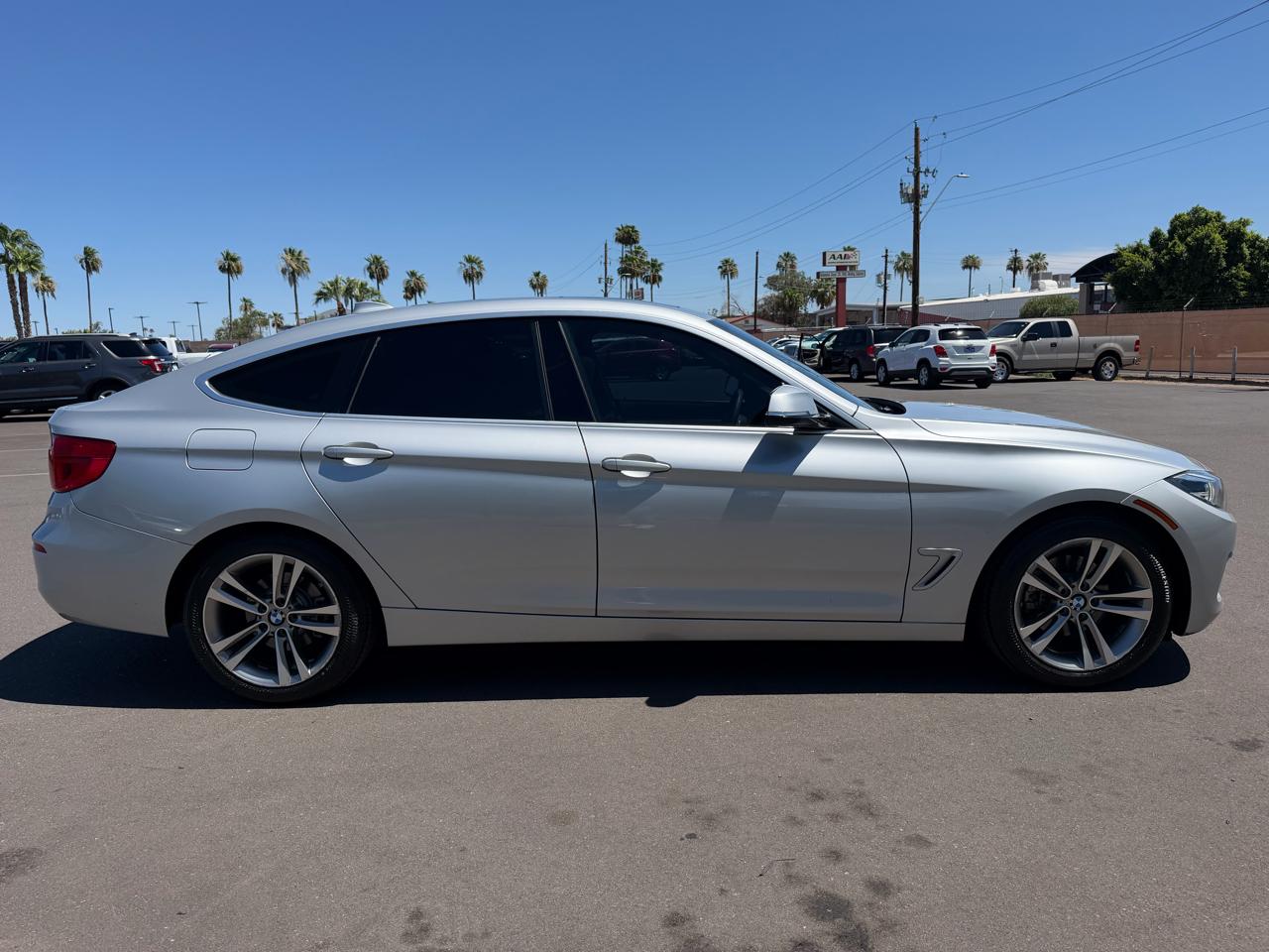 BMW 3-Series Gran Turismo 330i xDrive 2017