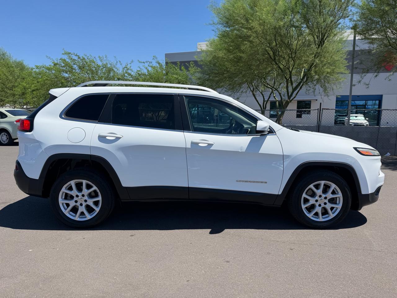 Jeep Cherokee Latitude FWD 2016