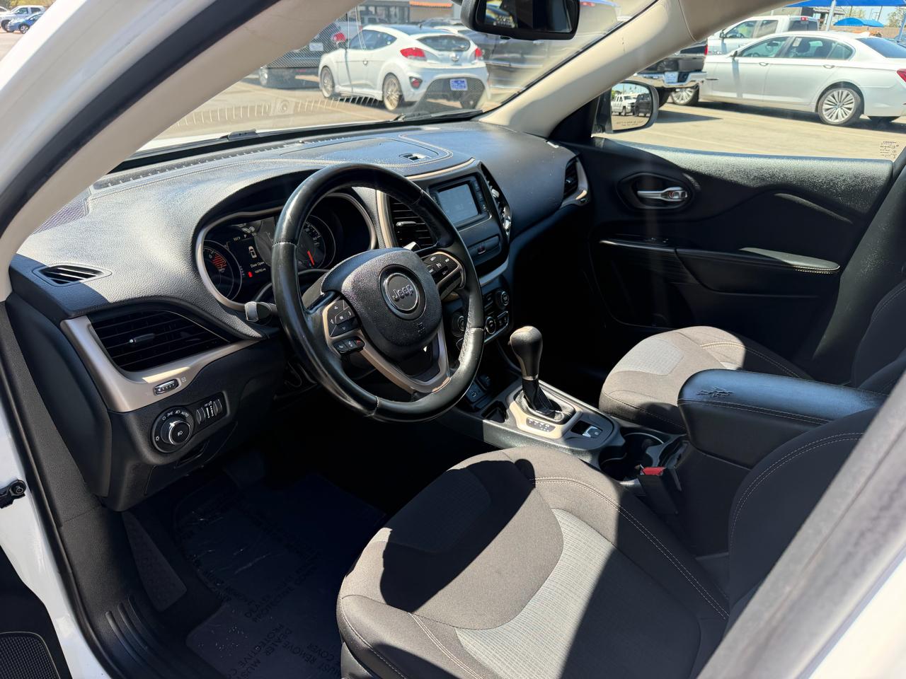 Jeep Cherokee Latitude FWD 2016