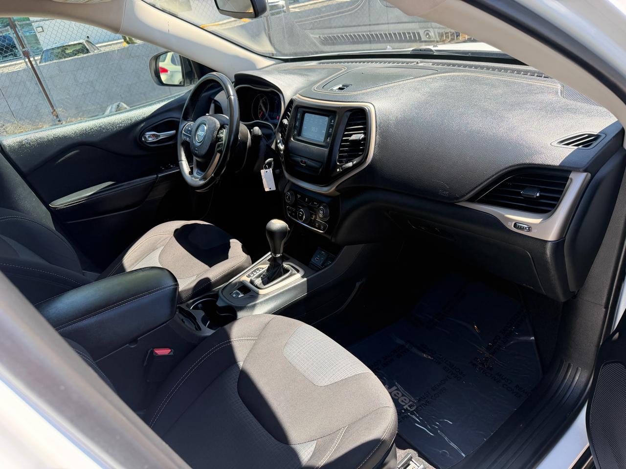 Jeep Cherokee Latitude FWD 2016