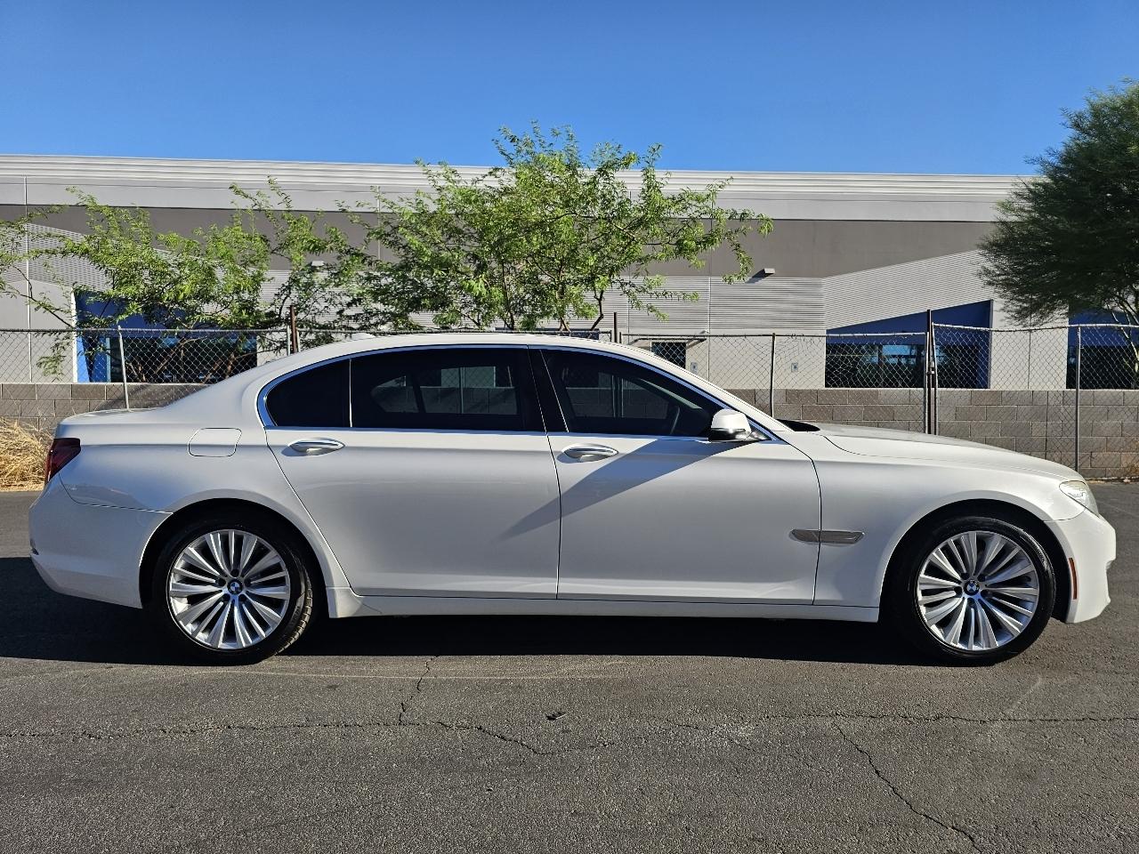 BMW 7-Series 740iL 2015