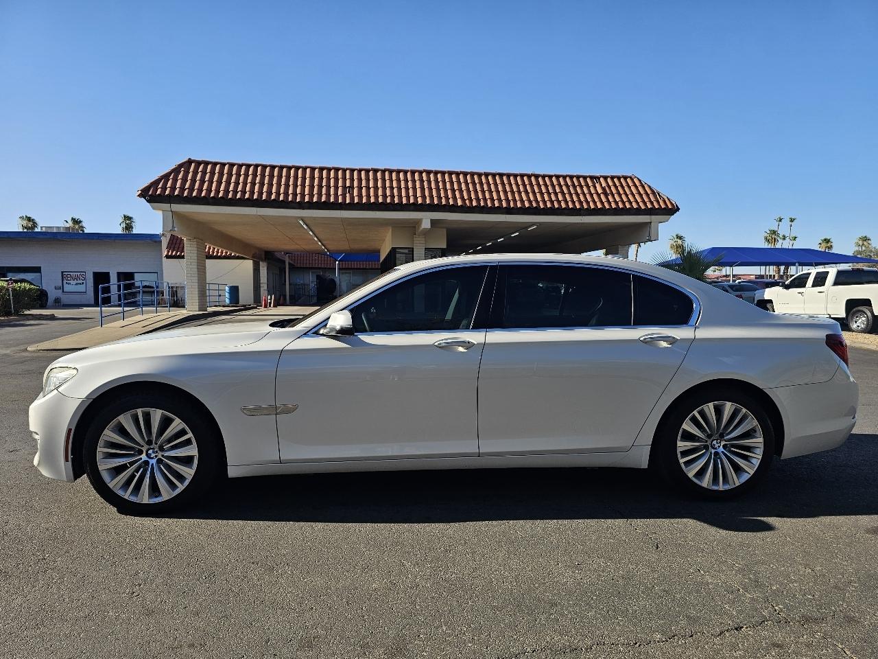 BMW 7-Series 740iL 2015